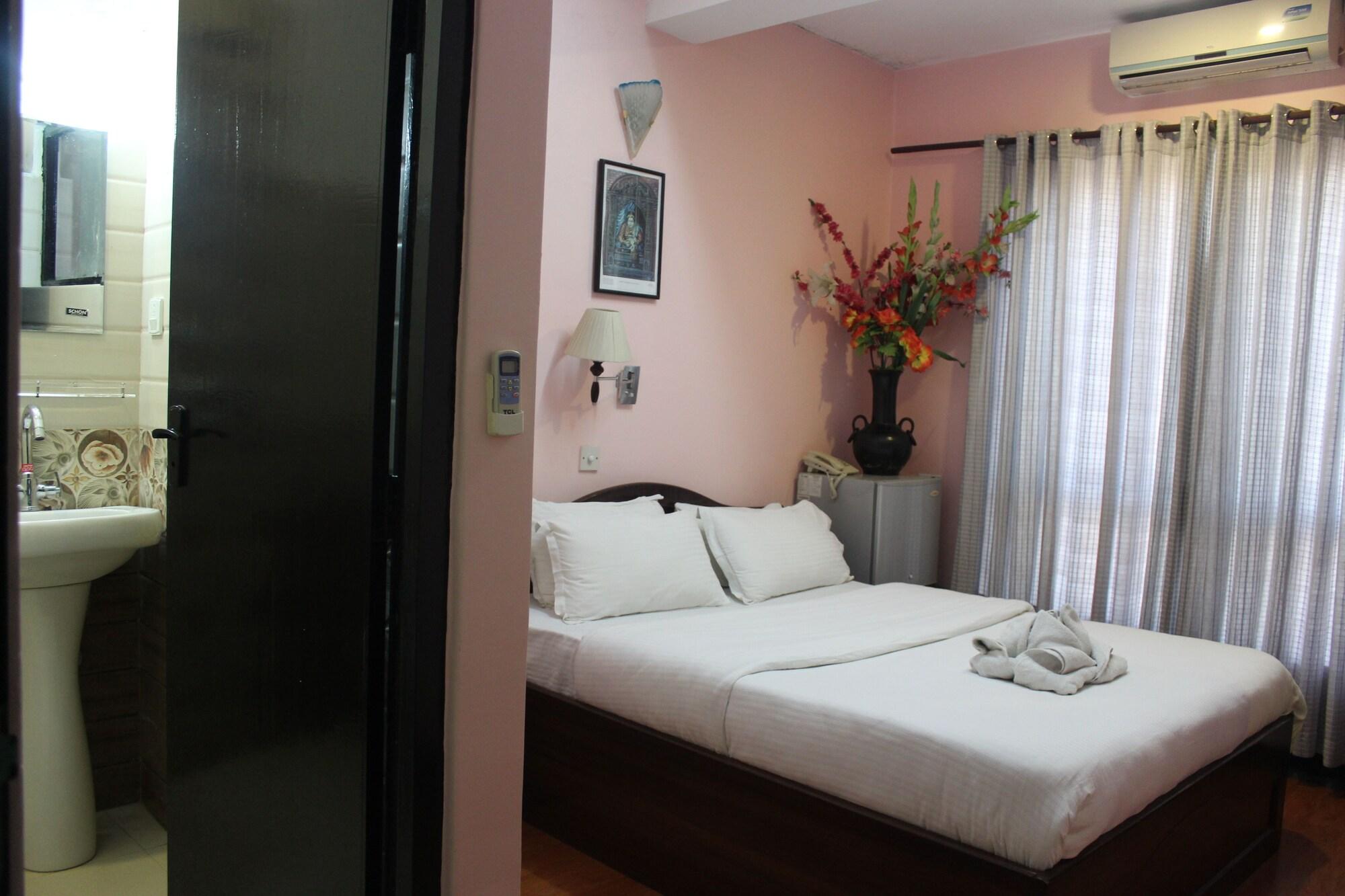 Hotel Buddha Land Катманду Экстерьер фото