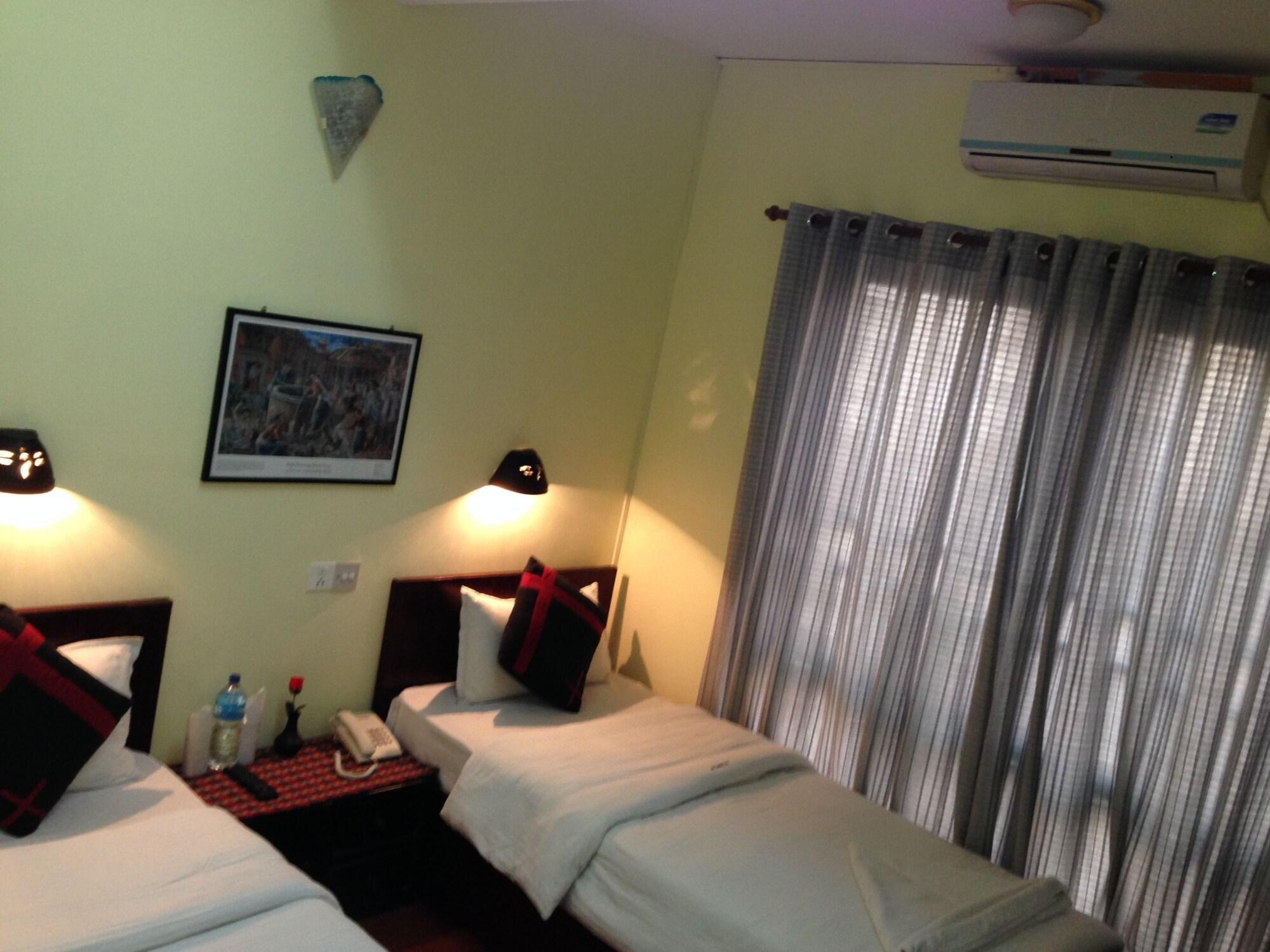 Hotel Buddha Land Катманду Экстерьер фото